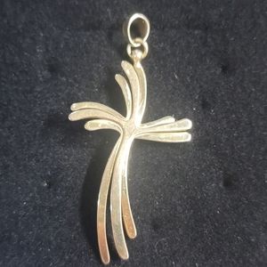 N148 14k Gold Curved Cross Pendant